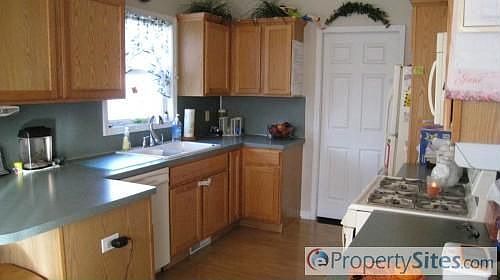 4th image of 1623 Simmons Ave NE