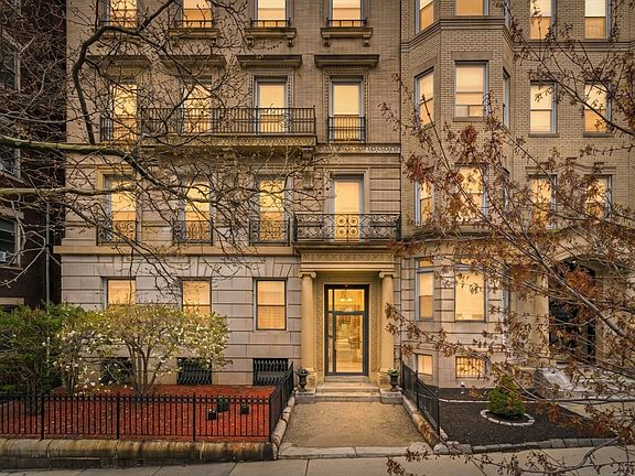 3rd image of 465 Park Dr APT 2