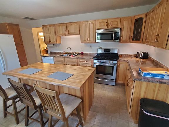 2nd image of 3043 Rauchtown Rd