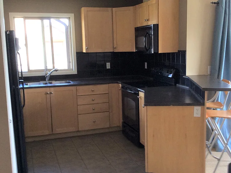 60 Panatella St NW — Photo 4