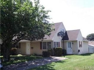 1315 Amherst Rd, Bethlehem, PA 18018