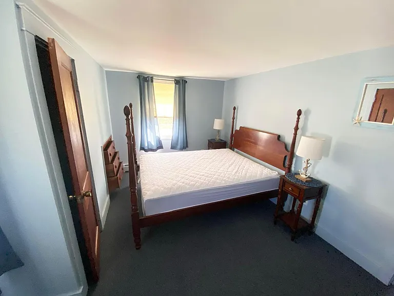 11 Middle Rd — Photo 11