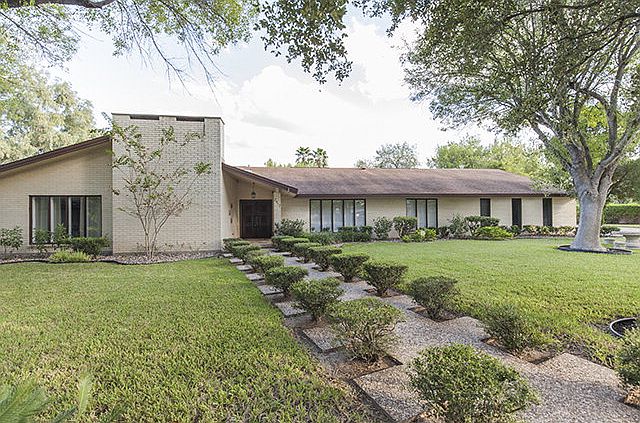 1st image of 2412 Park Cir