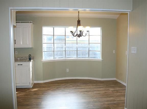 4th image of 1025 Peach Ln