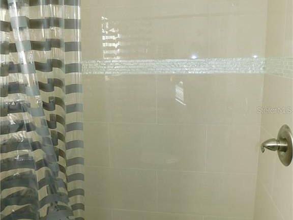 4th image of 1241 Turner St #2