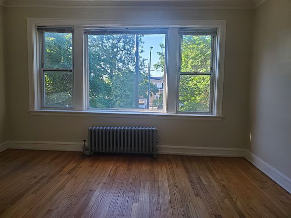 2nd image of 5948 N Artesian Ave #2