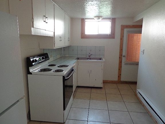 2nd image of 375 Gladstone St APT 3