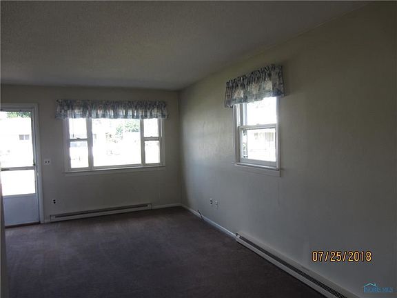2nd image of 905 Hanson St