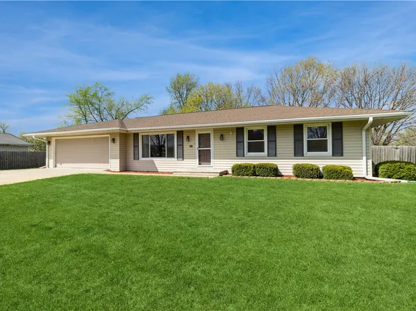 555 SE 6th St, Grimes, IA 50111