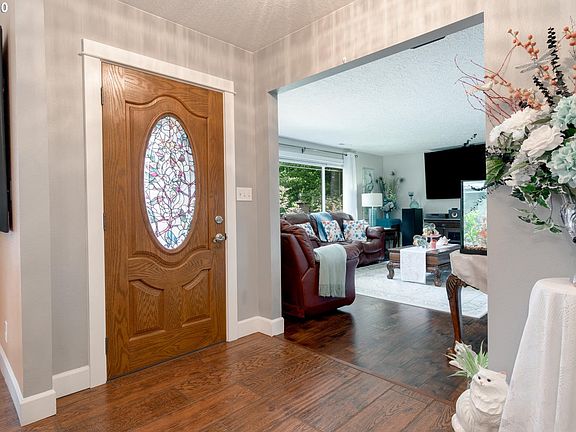 4th image of 6411 Montana Ln