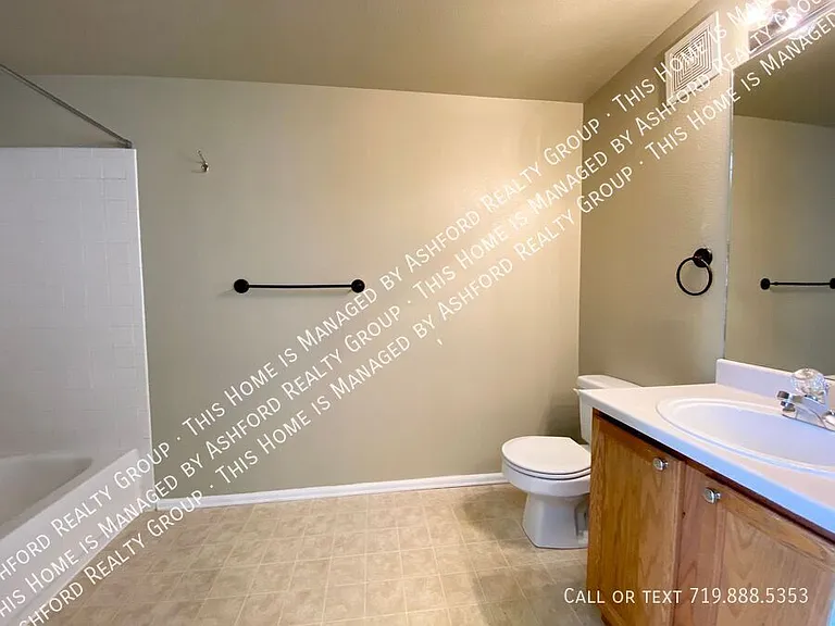 464 Ellers Grv — Photo 13