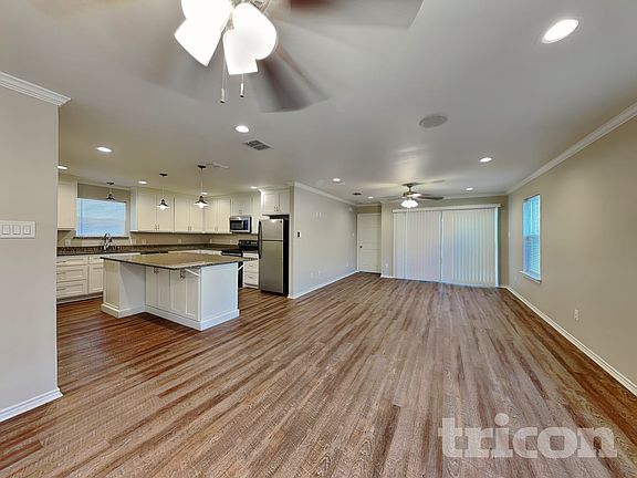 4th image of 10628 Lone Pine Ln