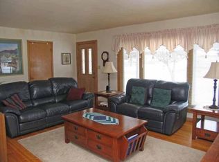 W152N6282 Pontiac Dr, Menomonee Falls, WI 53051