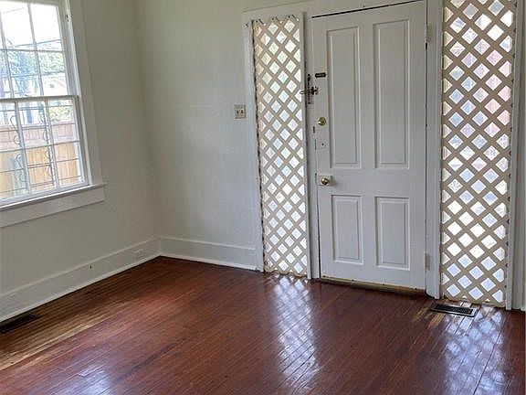 2nd image of 813 Lyons St