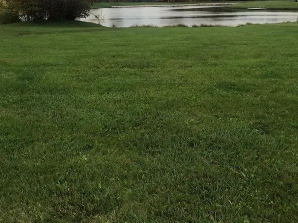 109 Oak Valley Dr, Goodfield, IL 61742