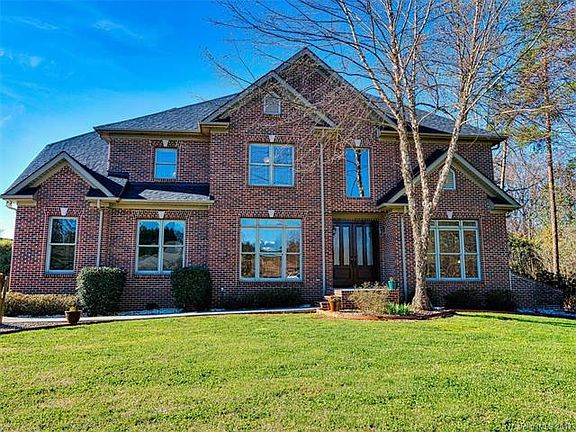 2nd image of 104 Turnerlair Ct