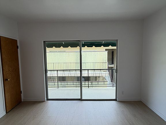 4th image of 825 Euclid St #5