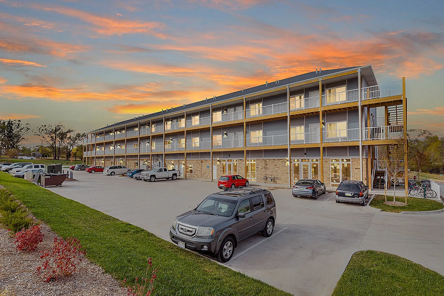 Trailview Apartments at Pioneers Park — Photo 1