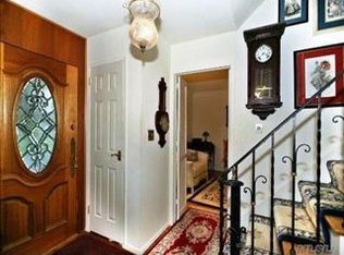 66 Greenhills Rd, Huntington Station, NY 11746