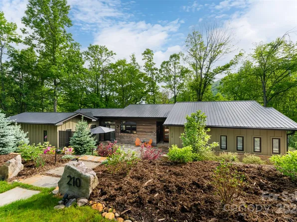 210 High Hickory Trl, Swannanoa, NC 28778