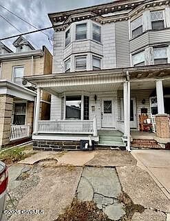 3rd image of 117 W Chestnut St