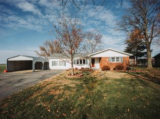 208 Hoffman St, Irvington, IL 62848