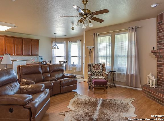 5th image of 921 San Fernando Ln