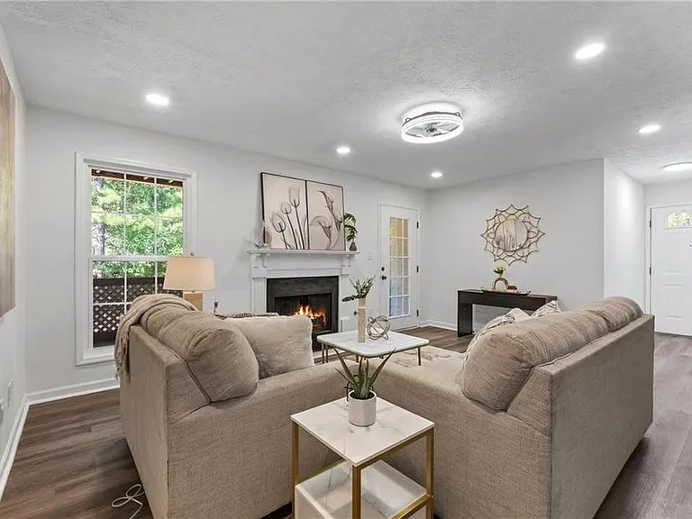 9404 Cypress Ln — Photo 8
