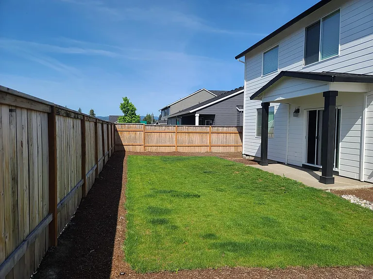 695 E Erica St — Photo 9