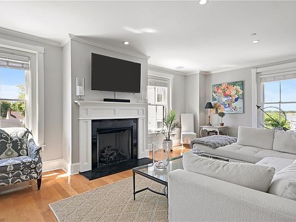 5th image of 423 Hope St Unit D