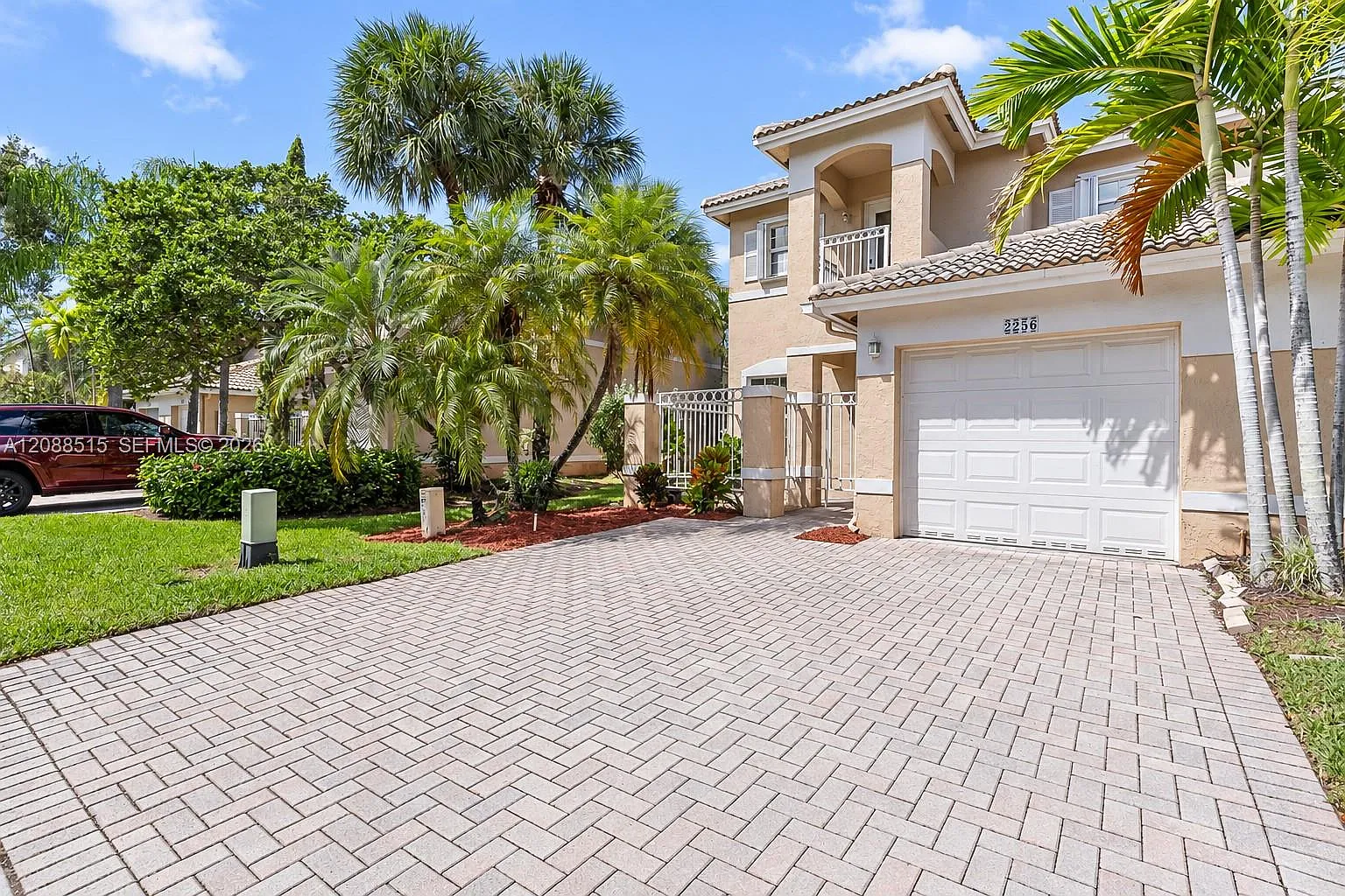 Pembroke Isles 1 — Photo 2