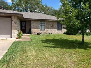 212 Monterrey Dr, Victoria, TX 77904