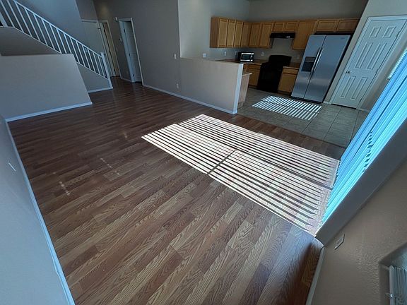5th image of 3837 Hollycroft Dr