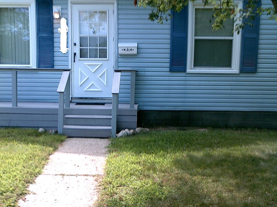 1st image of 27385 Barrington St