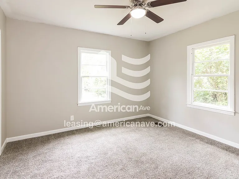207158_007_main_bedroom_8.jpg