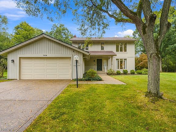 2nd image of 709 Fieldcrest Ct