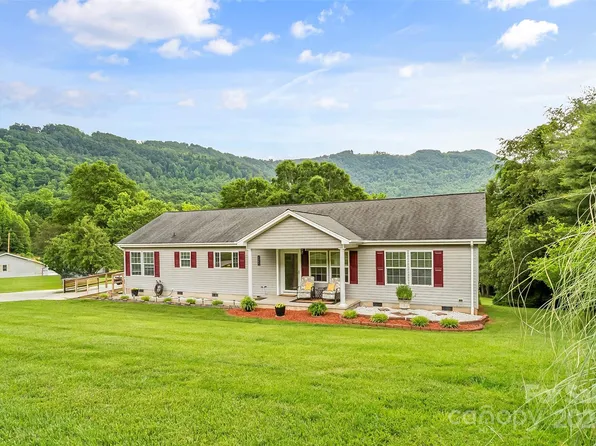 1162 Mountain Breeze Dr, Morganton, NC 28655