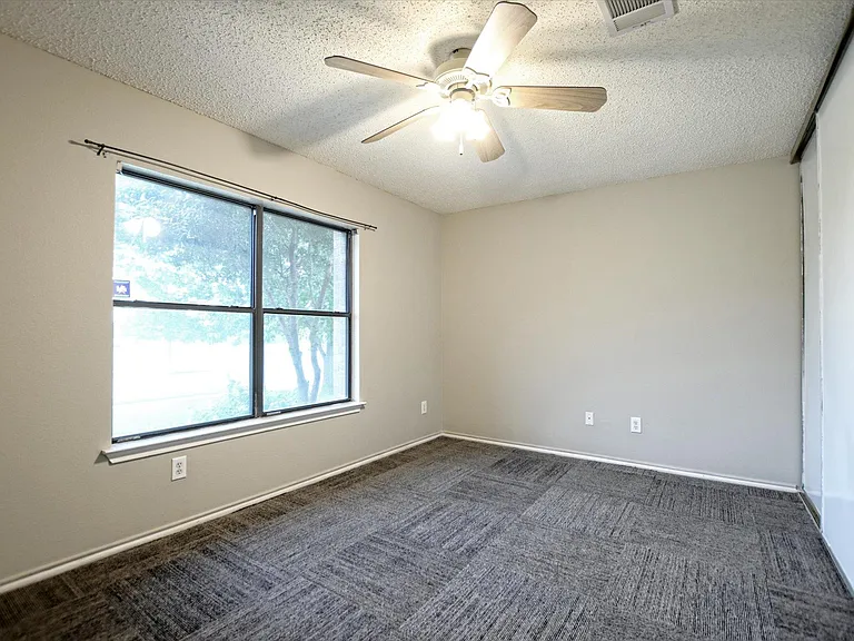 1353 Lakeside Loop — Photo 10