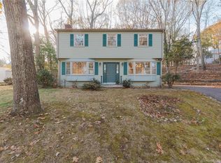 18 Kevin Rd, Niantic, CT 06357