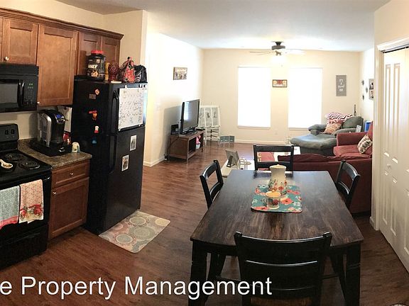 4th image of 1112 Bertling St APT 121