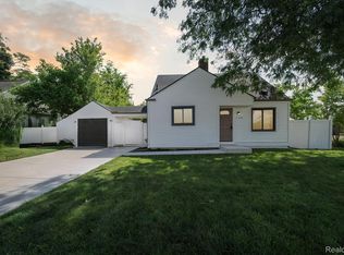 21660 Purdue Ave, Farmington Hills, MI 48336