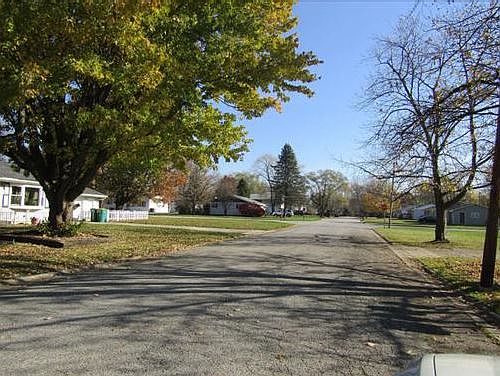 2nd image of 3424 W 78th Pl