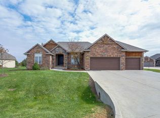 1623 E Bearhill Rd, Valley Center, KS 67147