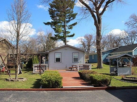 2nd image of 38726 N Hilltop Ave