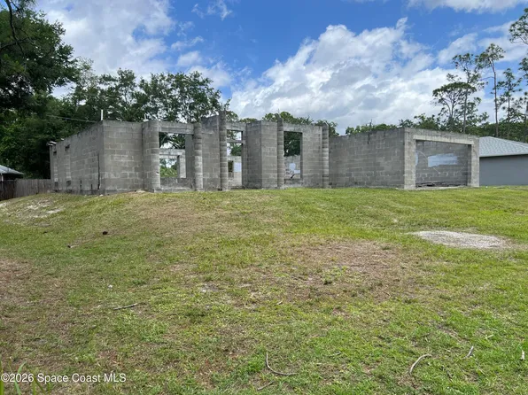 765 Carousel St SE, Palm Bay, FL 32909