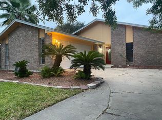 1911 Oak Ridge Dr, Portland, TX 78374