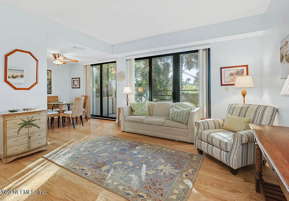 741 Spinnakers Reach Dr