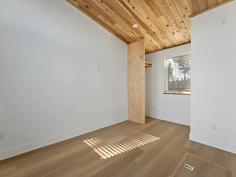 11454 NE Morris St — Photo 4