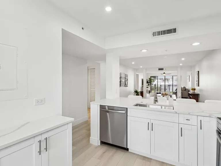 1601 Marina Isle Way #101 — Photo 9
