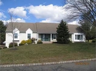 571 Cabot Hill Rd, Bridgewater, NJ 08807